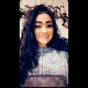 Meet your Posher, Elena